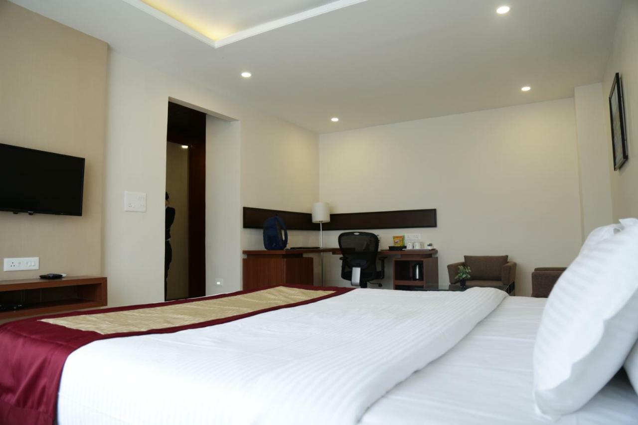 Prism A Boutique Hotel Jorhāt Dış mekan fotoğraf
